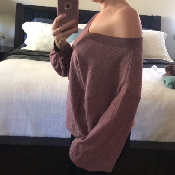 SOLD Marsala bubble sleeve v neck long sleeve top - Picture 5 of 8